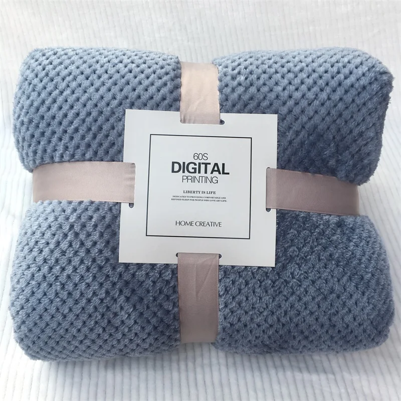 Супермягкое одеяло из кораллового флиса толстое однотонное для дивана и кровати