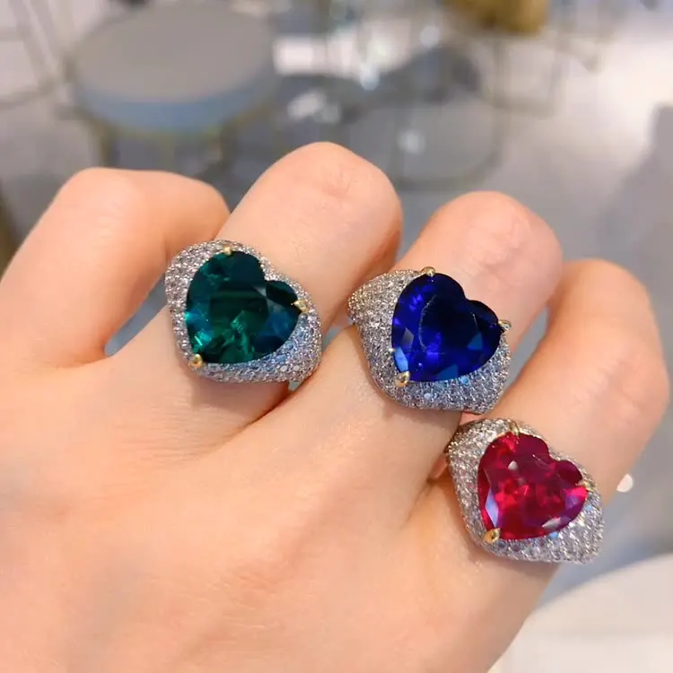 

European and American color treasure emerald pigeon blood red sapphire heart ring