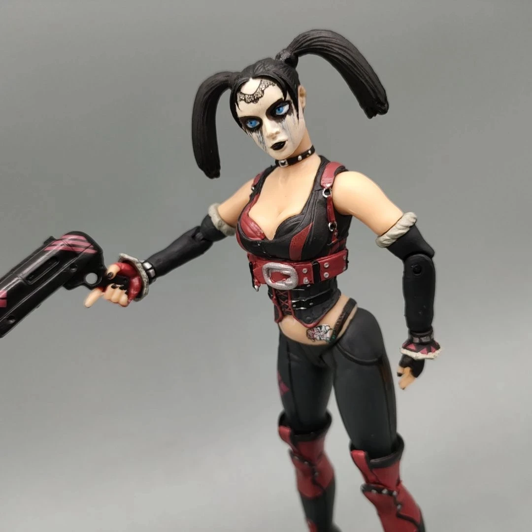 DCC коллекционные предметы Аркхэм Сити Харли-квин с подставкой для оружия