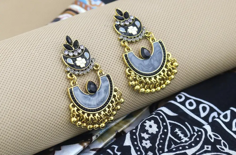 Серьги подвески с золотистым жемчугом крупные полимерные сережки длинными