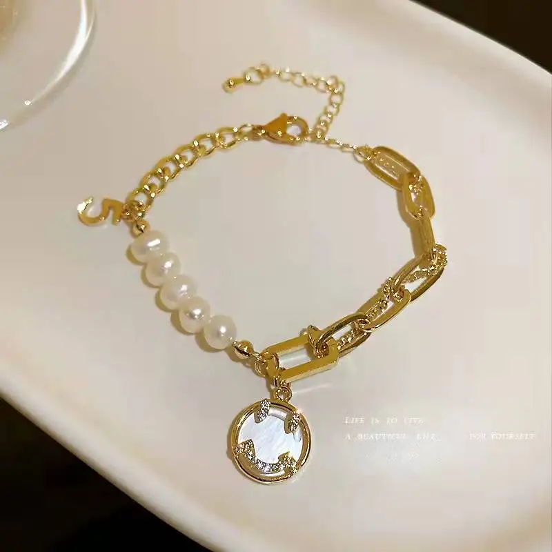 

Freshwater pearl diamond-inlaid smiling face digital bracelet with small fragrance and light luxury temperament free shipping