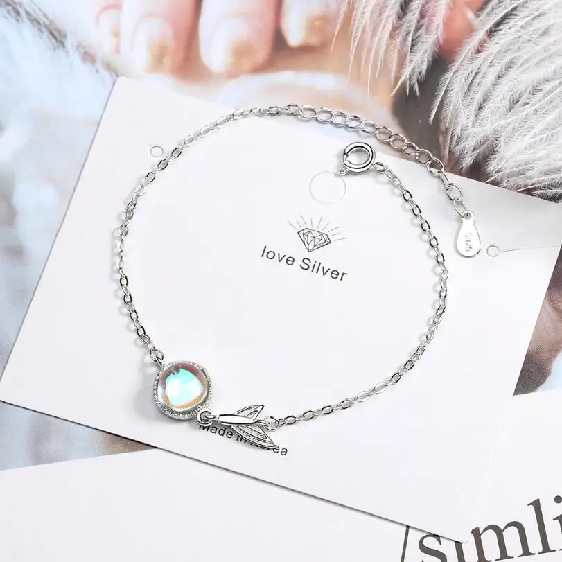 Женский браслет с лунным камнем и рыбьим хвостом | Украшения аксессуары