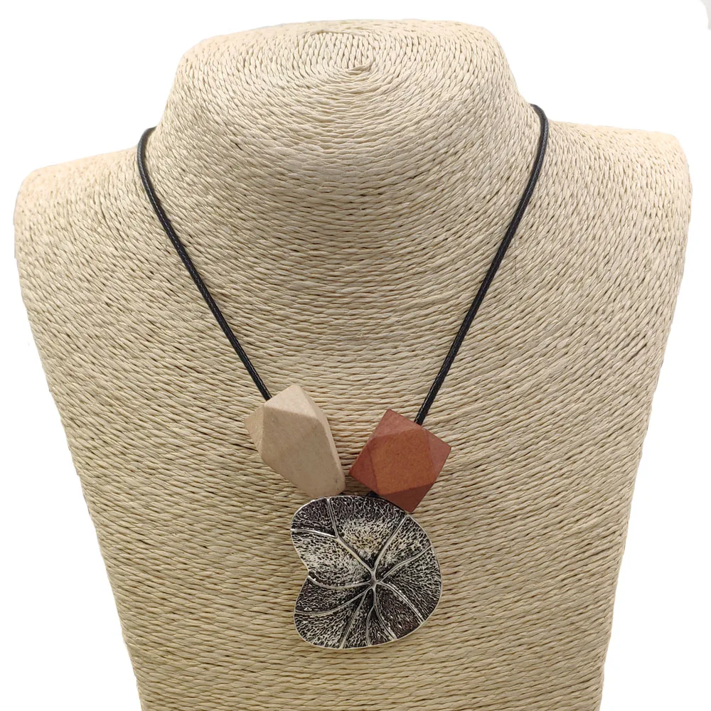 

2020 Adjustable Antique Rereo Silver Color Sweater Ethnic Style Long Rope Pendant Necklace Wood Wooden Drop Shipping AQ029