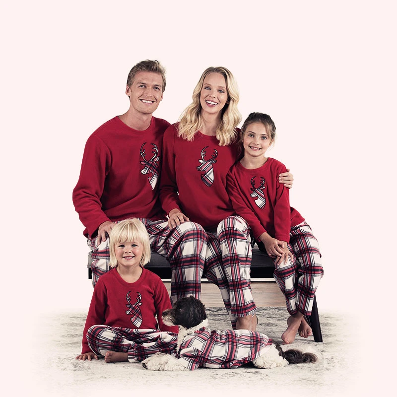 Новинка 2021 года Одежда для всей семьи с рождественским оленем комплект из топа в