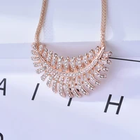 2021 new design crystal feathered necklace with alloy leaf pendant collarbone chain necklace choker jewelry