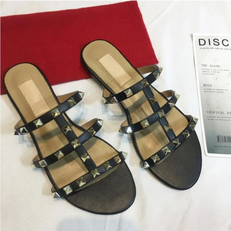 

2022 V Popular Women's Flat Rivet Valen Espadrilles Shoes Casual Sandals Leather Flat Slippers Flip Flop