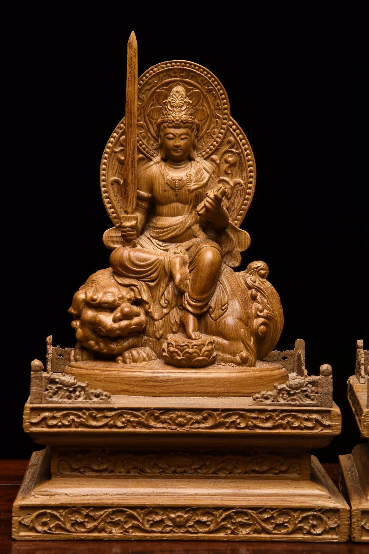 Рисунок 2 - Hainan Agarwood искусственная резьба по дереву