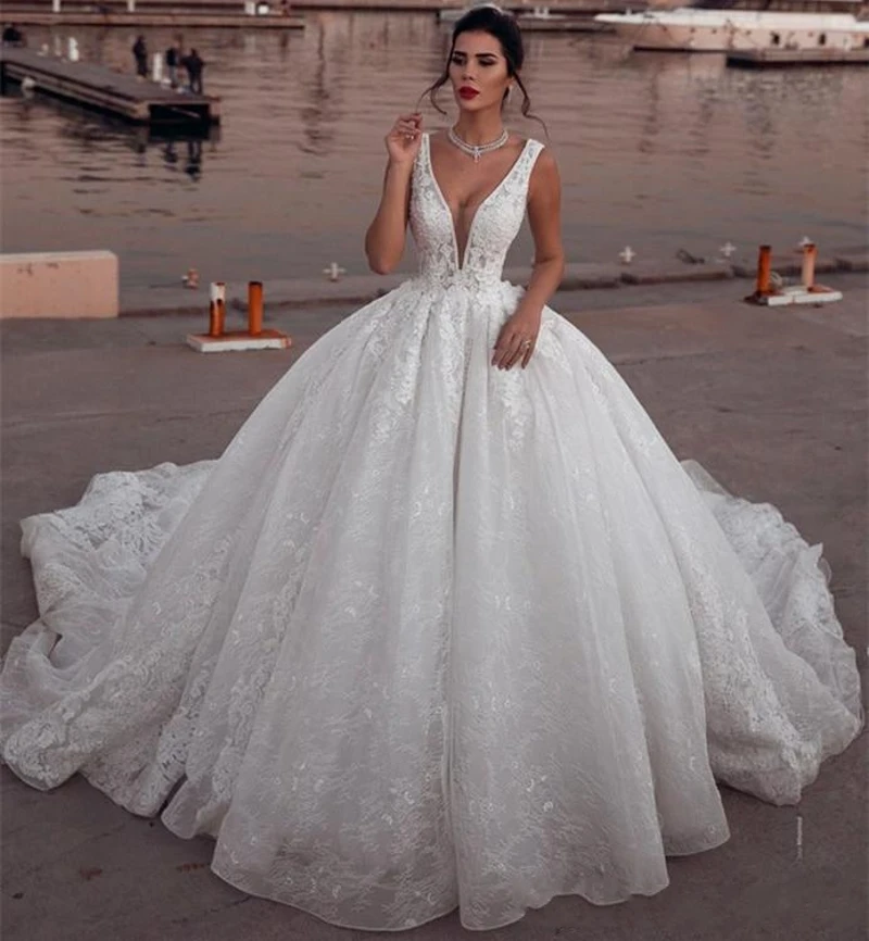 

Glamorous V-neck Lace Dresses for Wedding Party 2019 With Lace Applique Ball Gown Bride Wedding Gown robe de mariage Customed