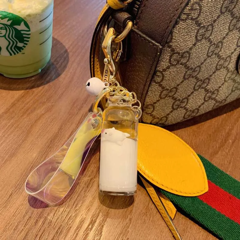 Горячий движущийся брелок с жидкостью плавающая утиная цепочка ключей милые