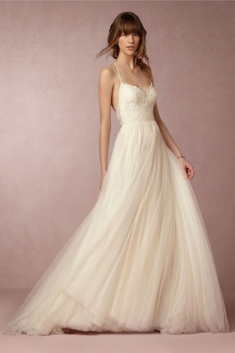 2021 luxury quality fashion women's V-neck lace dress sexy and generous big swing slim fit backless white light wedding dress