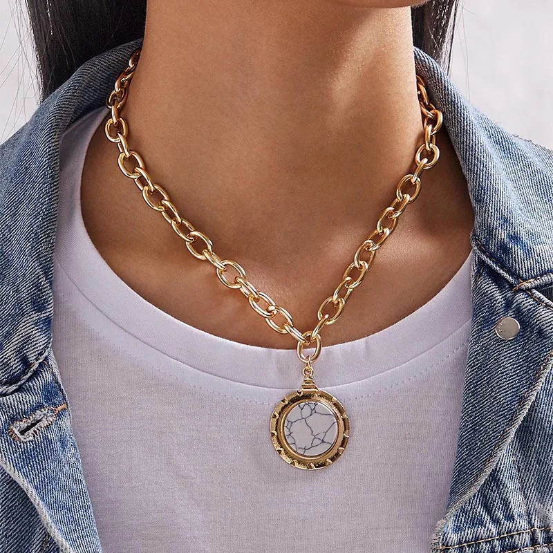 

Women's Round Turquoise Pendant Necklace