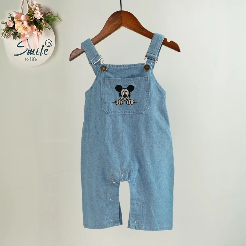 Комбинезон детский джинсовый с рисунком Микки Мауса на Возраст 3-12 месяцев |
