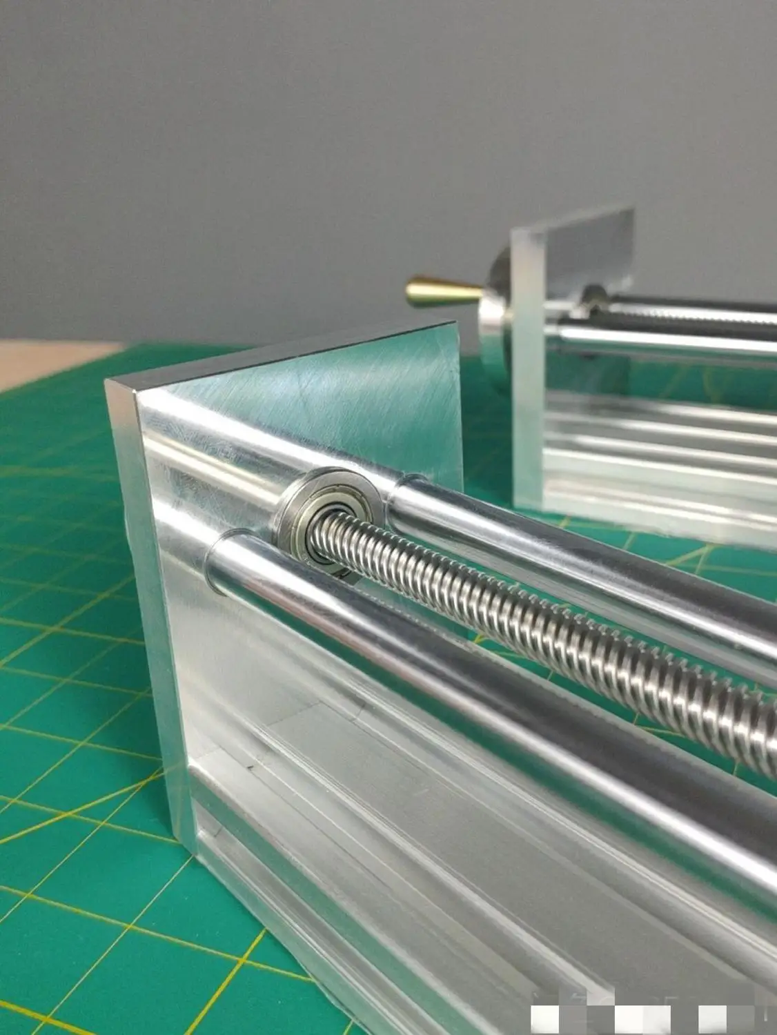 Шаговый двигатель NEMA17 для фрезерного станка с ЧПУ направляющая по оси Z 200 мм