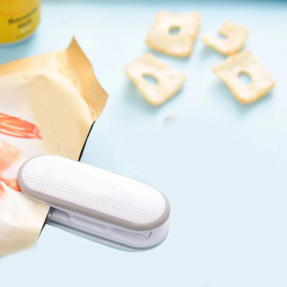 

Mini Household Sealing Machine Portable Food Clip Hand Pressure Food Fresh Keeping Tool for Food Snack Kitchen Accessories