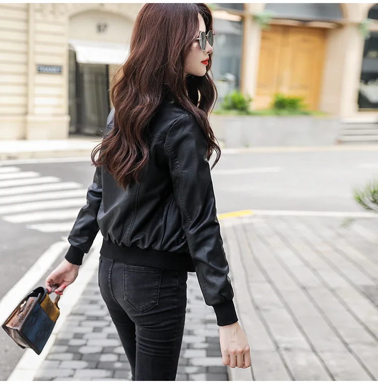 

Baseball round neck Black Leather Motorcycle women's cool short 2020 new PU leather Plush warm thick