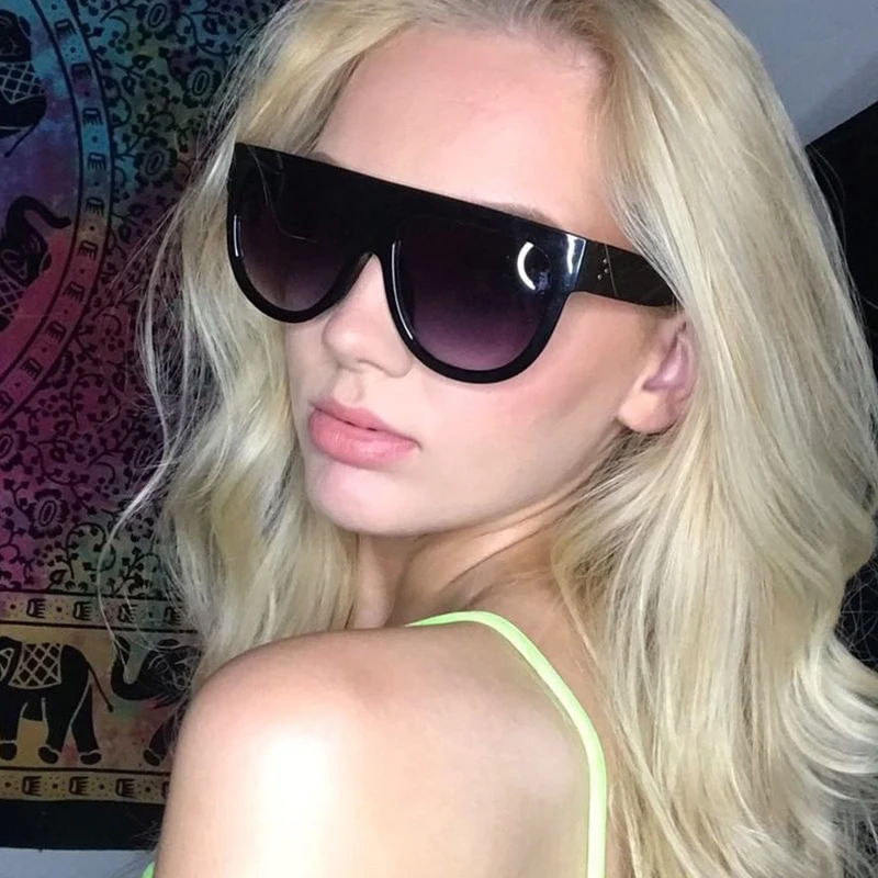 Женские солнцезащитные очки с большой оправой и плоской подошвой модные