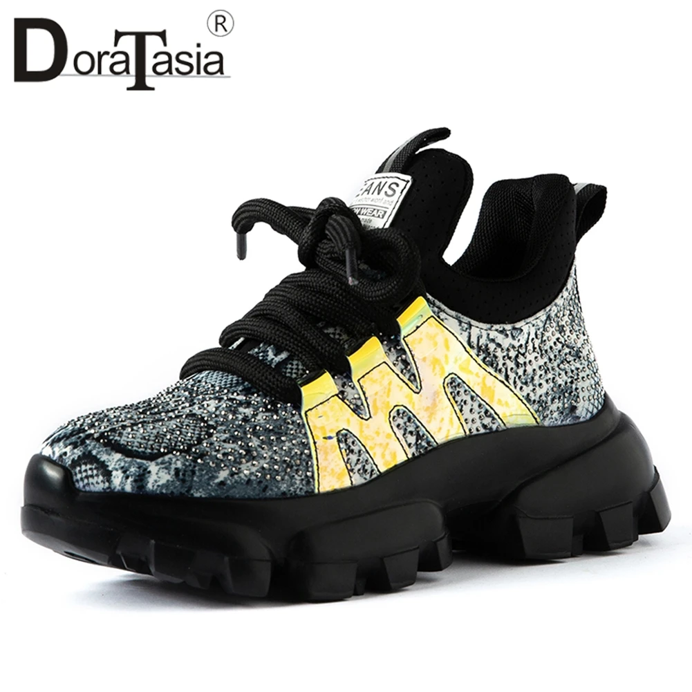 DORATASIA/женские кроссовки из натуральной кожи на плоской подошве с кристаллами