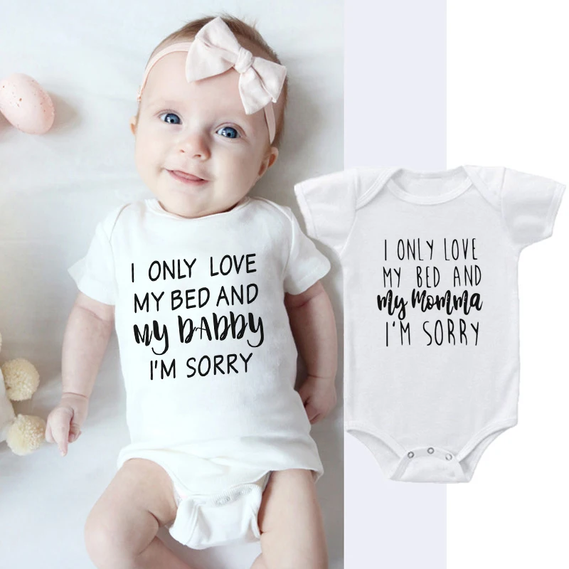 Мне нравится только моя кровать и мама/Папа Одежда для новорожденных комбинезон