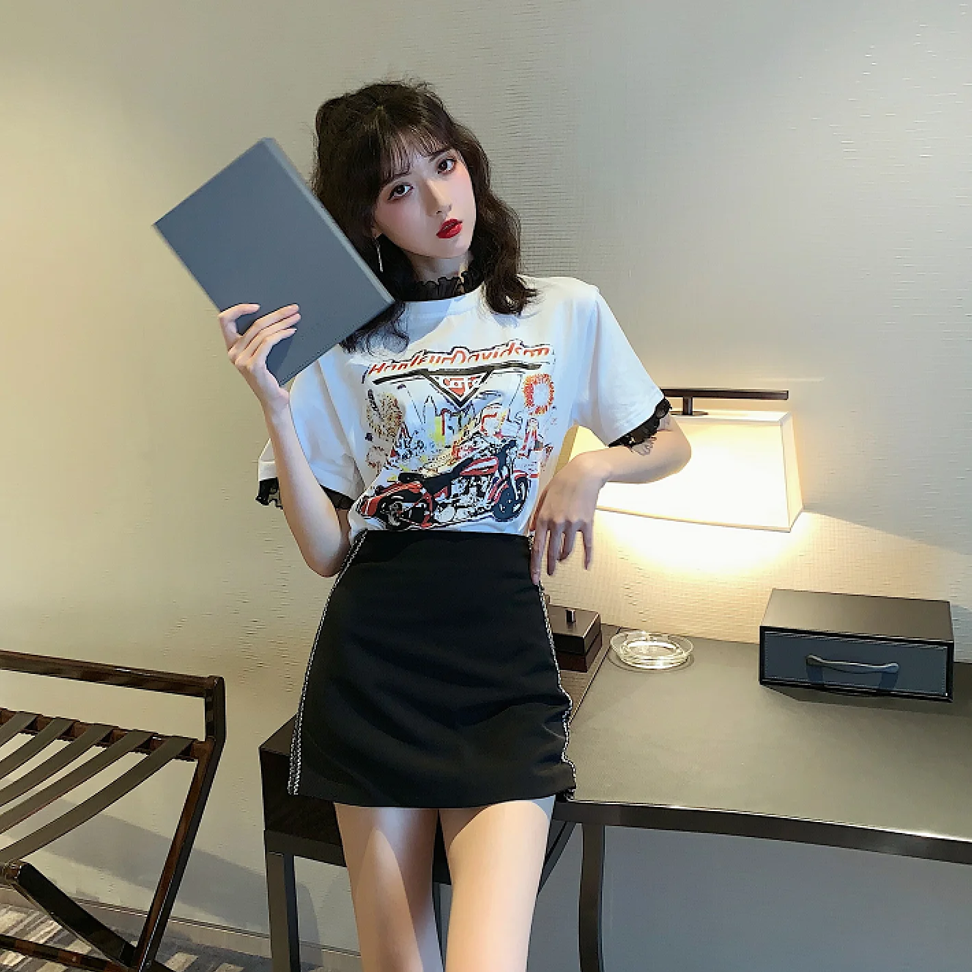 Летний модный костюм 2019 два костюма для женщин новая Кружевная футболка с