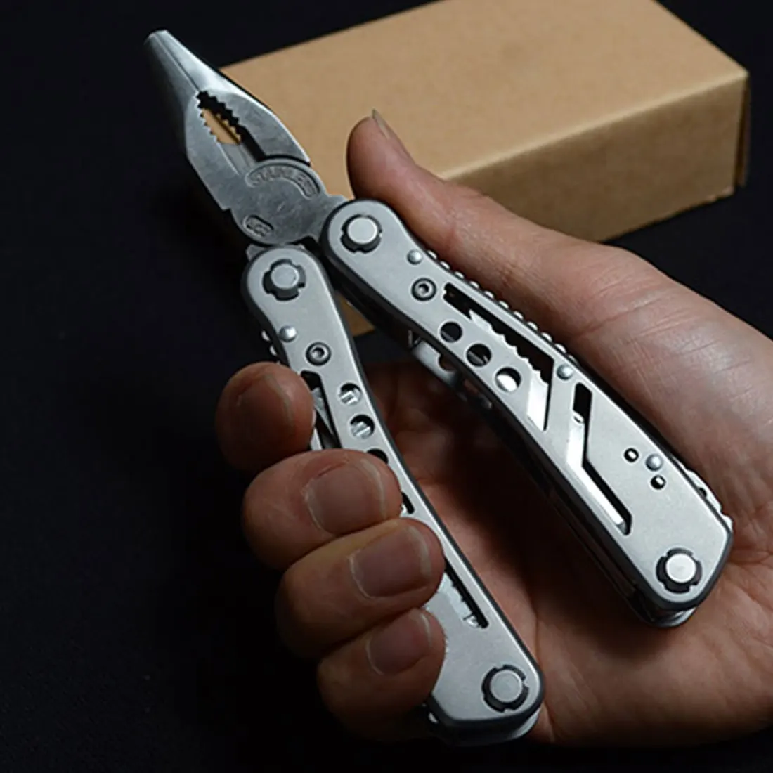 

Multi Tool Knife Plier EDC Tools Folding Multitool Pliers Multifunction Capming Fishing Survival Knives Bits