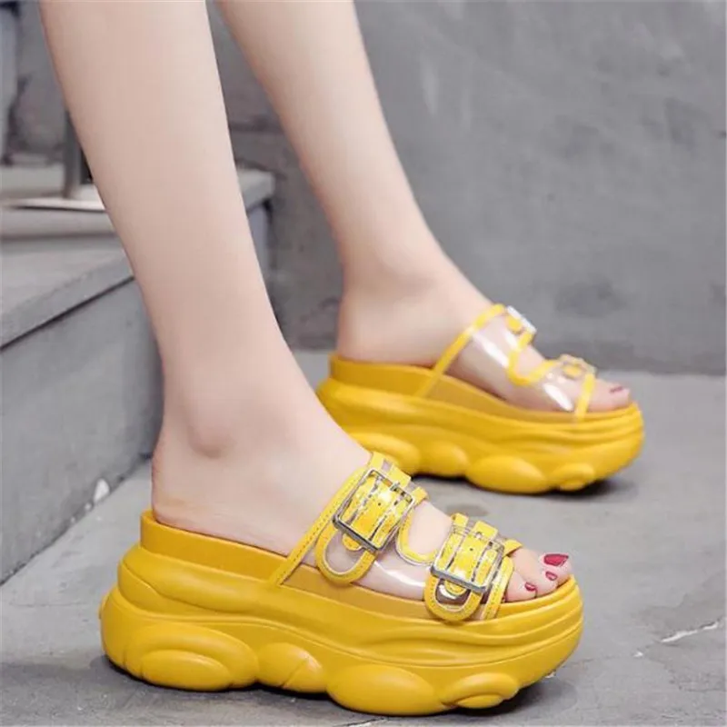 Сандалии женские на танкетке с открытым носком пляжные дышащие босоножки