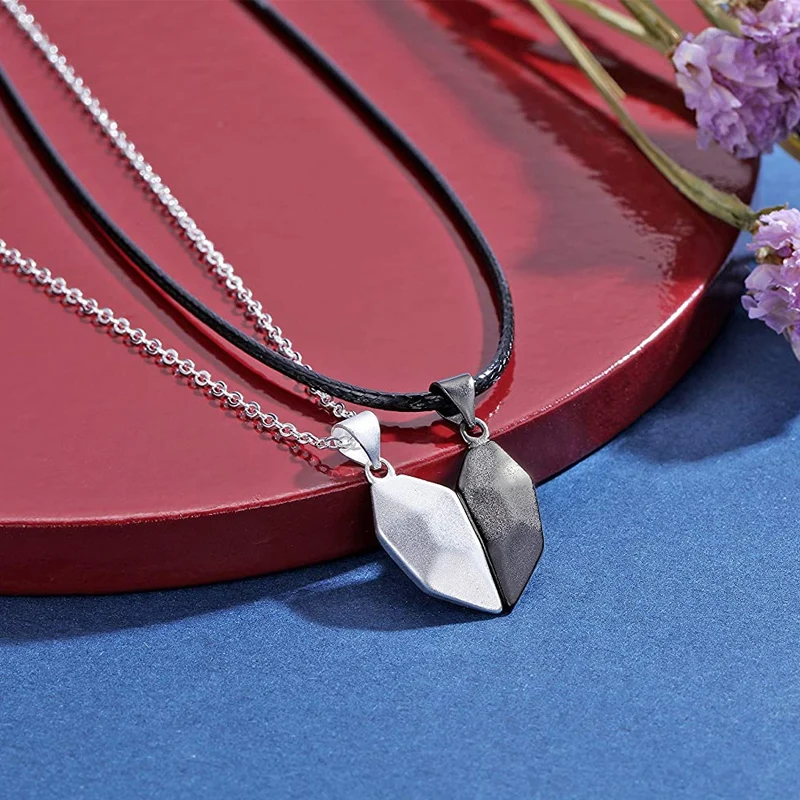 

2Pcs Magnetic Couple Heart Shape Necklace Gothic Punk Style for Men Friendship Jewelry Wedding Lovers Valentine's Day Gift Gifts