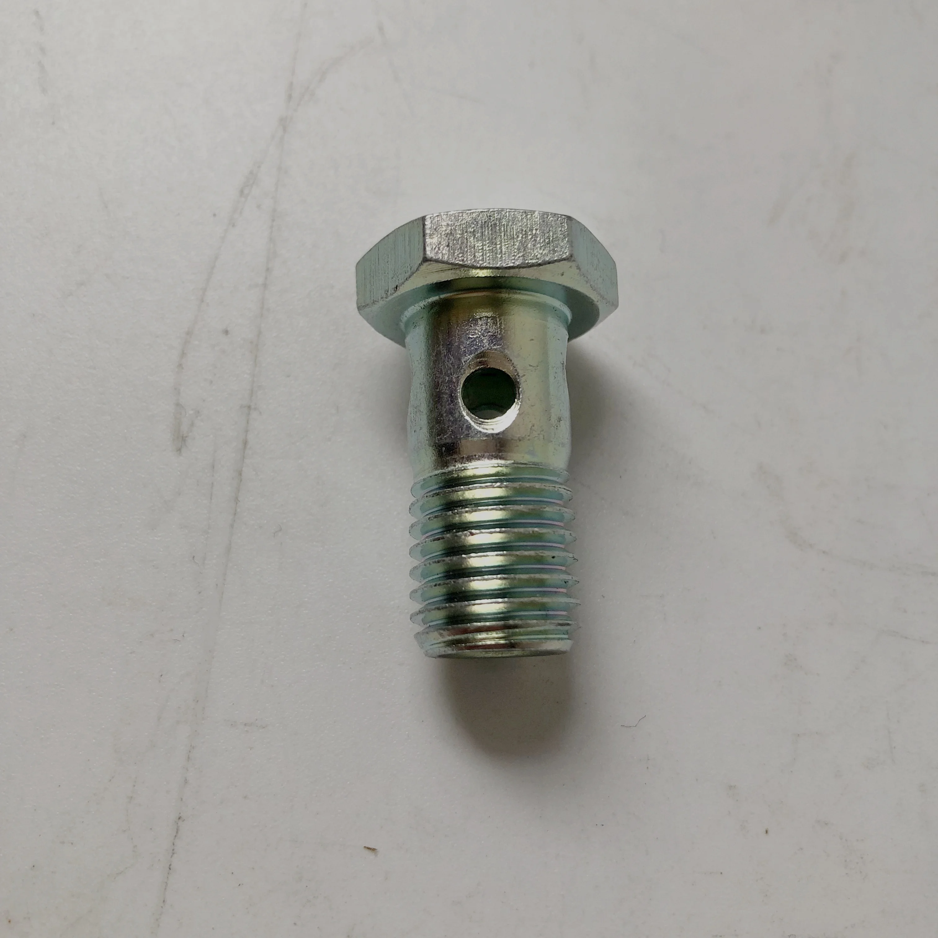 

Original DCEC Banjo Connector Screw 4BT3.9 Fuel Filter Plumbling Bolt 4937761 3903035