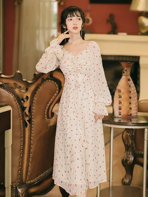 

2020 autumn new dress French square neck Bubble Sleeve Chiffon floral fragmentary gentle wind super xiansen Platycodon skirt