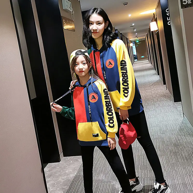 Одежда для мамы и дочки Лоскутная Толстовка с капюшоном высококачественные