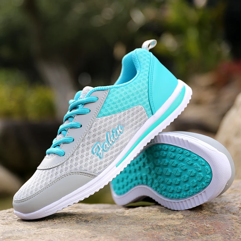 

New Women's Fashion Lightweight Sports Shoes Platform Breathable Sneakers
