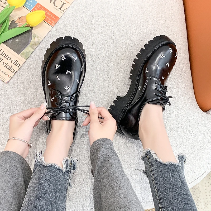 

Новинка 2020, Весенняя модная женская обувь без каблука, сочетающиеся цвета, Нескользящие, украшенные буквами, повседневные женские туфли на ...