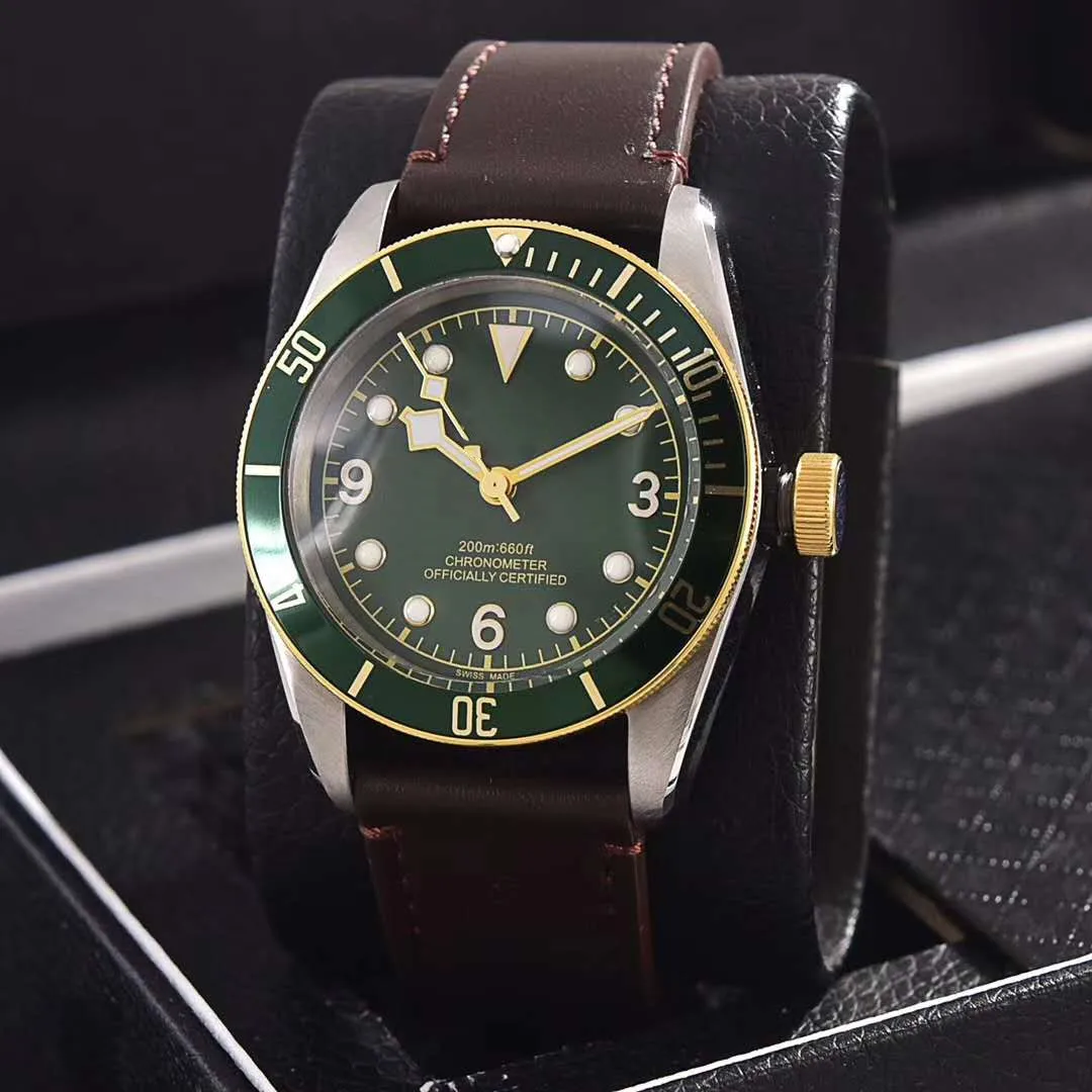 

2021 men's watch European and American carbon fiber grain fashion brand quartz watch Black pointer Sports Watch
