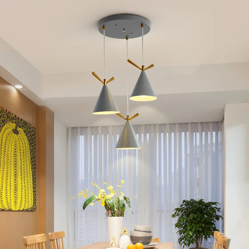 Креативный подвесной светильник с тремя головками современный модный для бара