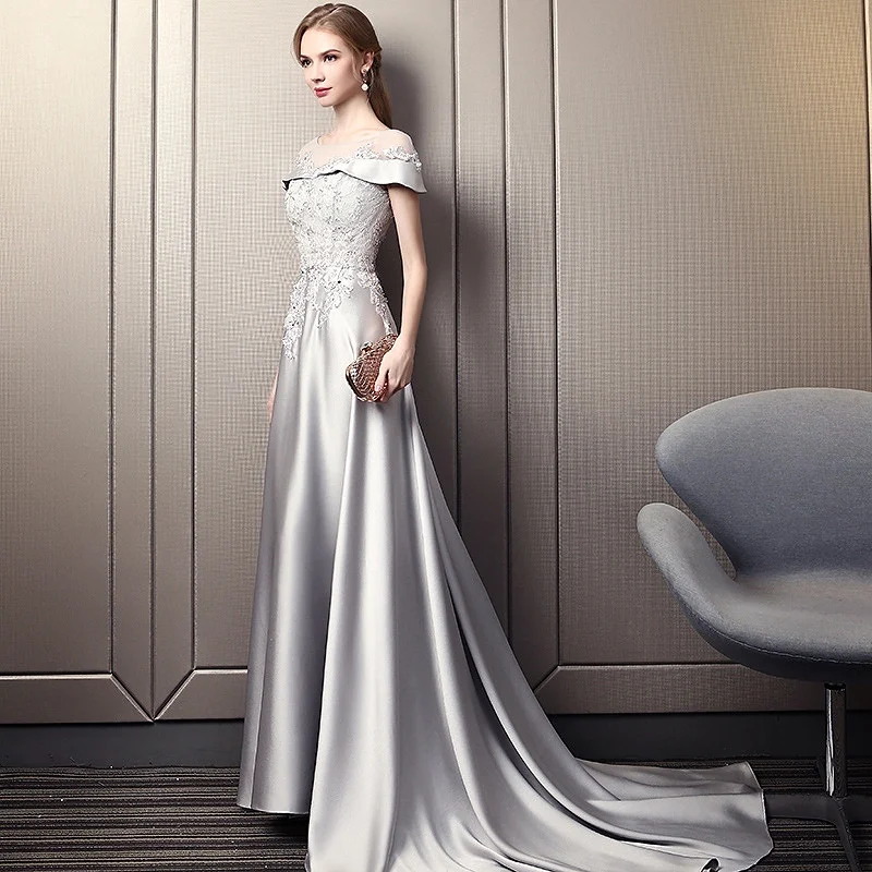 

Luxurious Silver Mother of the Bride Dresses A Line Lace Sequined Beading Satin Sweep Train Wedding Party Guests Prom Gowns Long