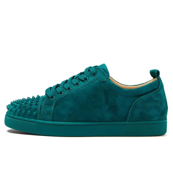 

Grey Suede Men Casual Shoes Rivet Stud Flat Low Top Spike Outdoor Sneakers Lace up Men Runway Chaussures Hommes