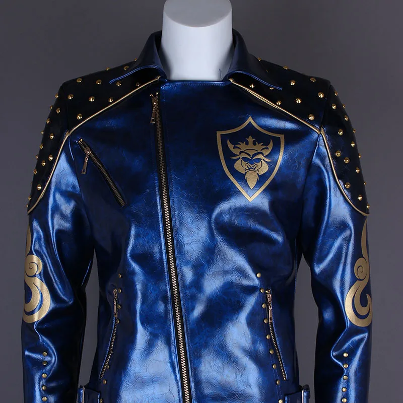 Изображением героев фильма наследники 2 короля для костюмированной вечеринки в