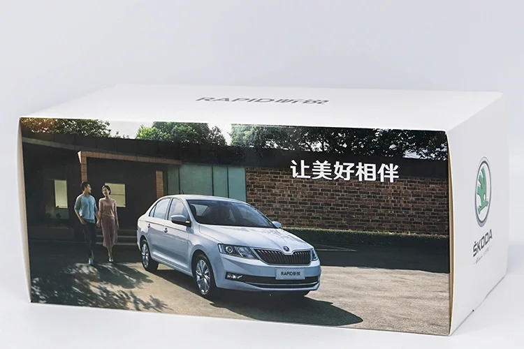 1:18 Высокая тщательная Skoda Rapid сплав модель автомобиля статические металлические модельные автомобили с оригинальной коробкой