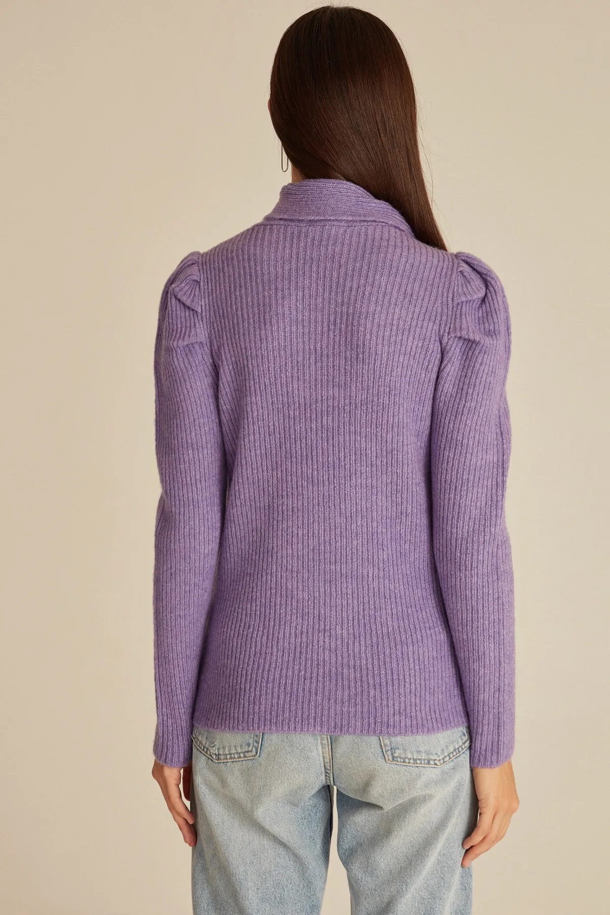 Женский трикотажный свитер со шнуровкой и вырезом на плече | Женская одежда