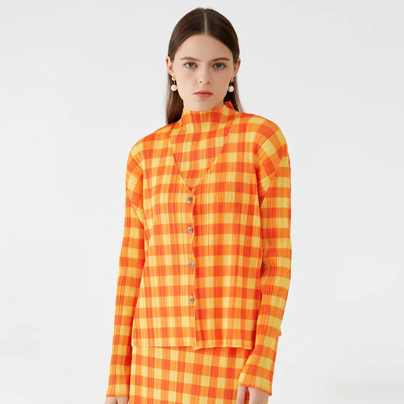 

Changpleat женский плиссированный Новый универсальный жакет с длинным рукавом футболка средней длины полуюбка костюм из трех предметов miяка ск...