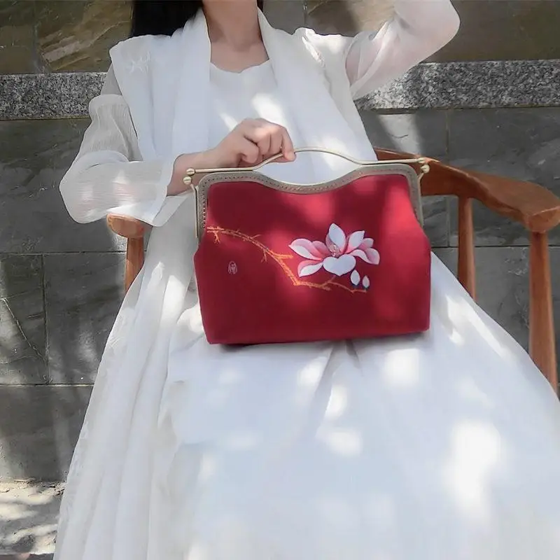 

2021 New Retro Style Hand-painted Handbag Mouth Gold Shoulder Bag Scenic Creative Tourist Area