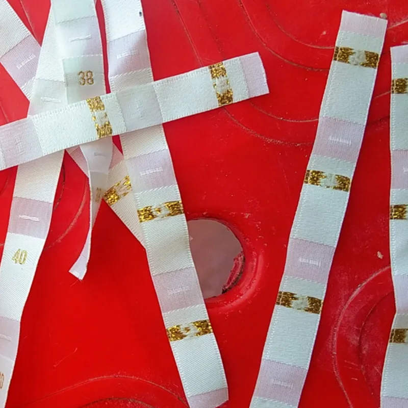 50 шт. золотые размеры Дамасская полиэфирная ткань размер этикетки одежда XS S M L XL