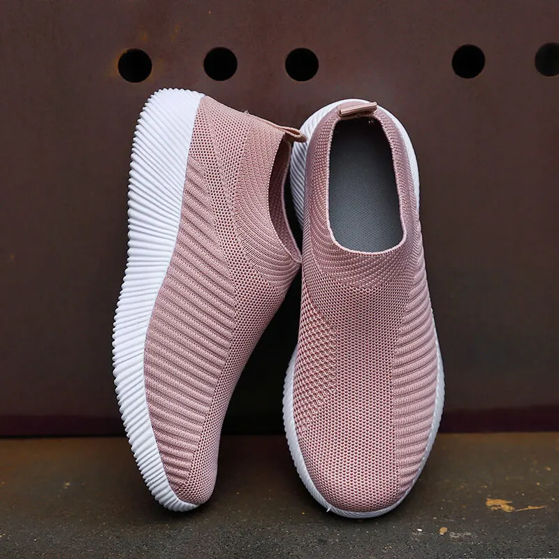 

MWY Women Vulcanized Shoes High Quality Lightweight Woman Sneakers Slip On Flats Shoes Women Loafers Plus Size 42 Walking Flat