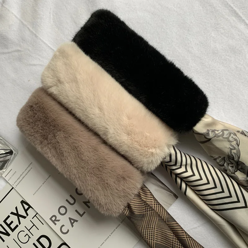 

2020 New Women Autumn Winter Scarf Warm Furry Warm Patch Scarves Elegant Ladies Scarf Brown Color Soft Scarf Pashmina