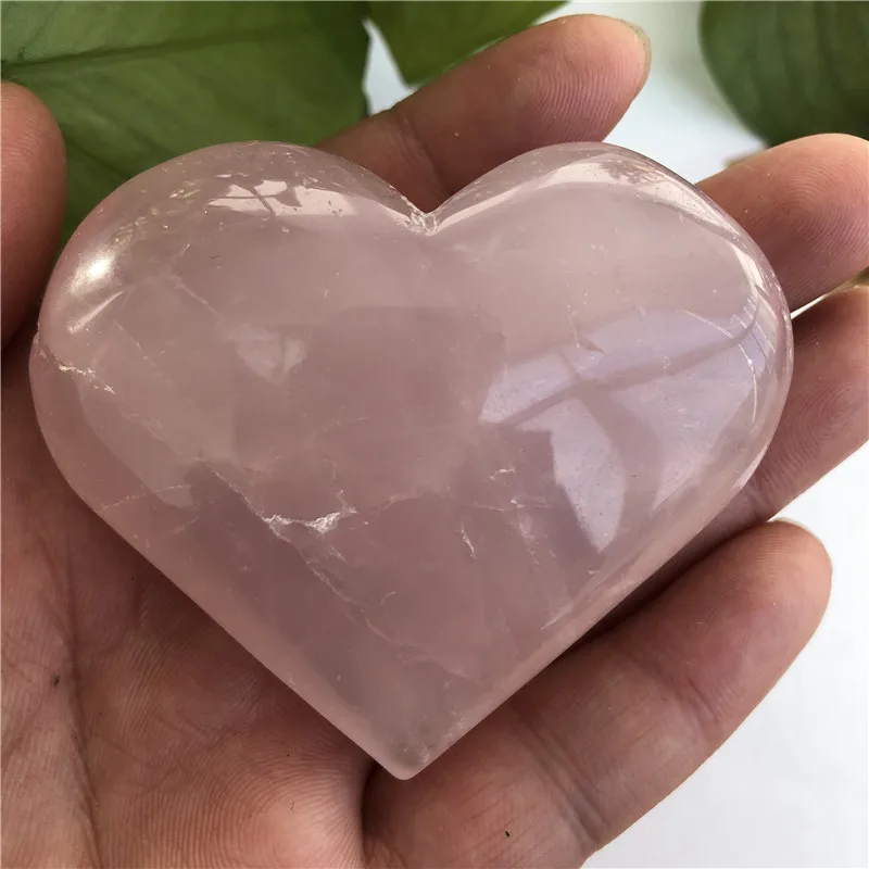 

Heart Shaped Rose Pink Natural Quartz Crystal Stone Charm Carved Palm Love Healing stone for Diy Craft Jewelry Making