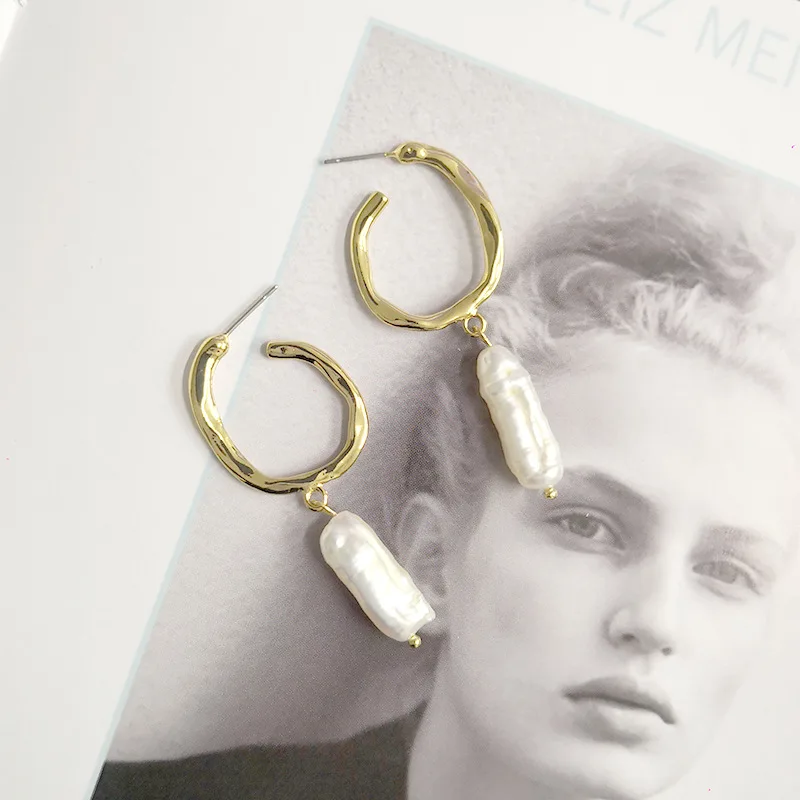 Женские серьги-кольца с пресноводным жемчугом золотого цвета | Украшения и