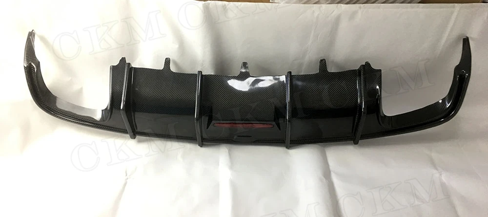 Со светодиодной подсветкой диффузор из углеродного волокна губа на задний