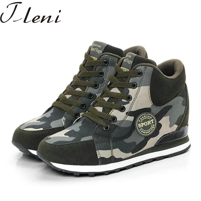 Высокие женские кроссовки из кожи и холста увеличивающие рост зимние