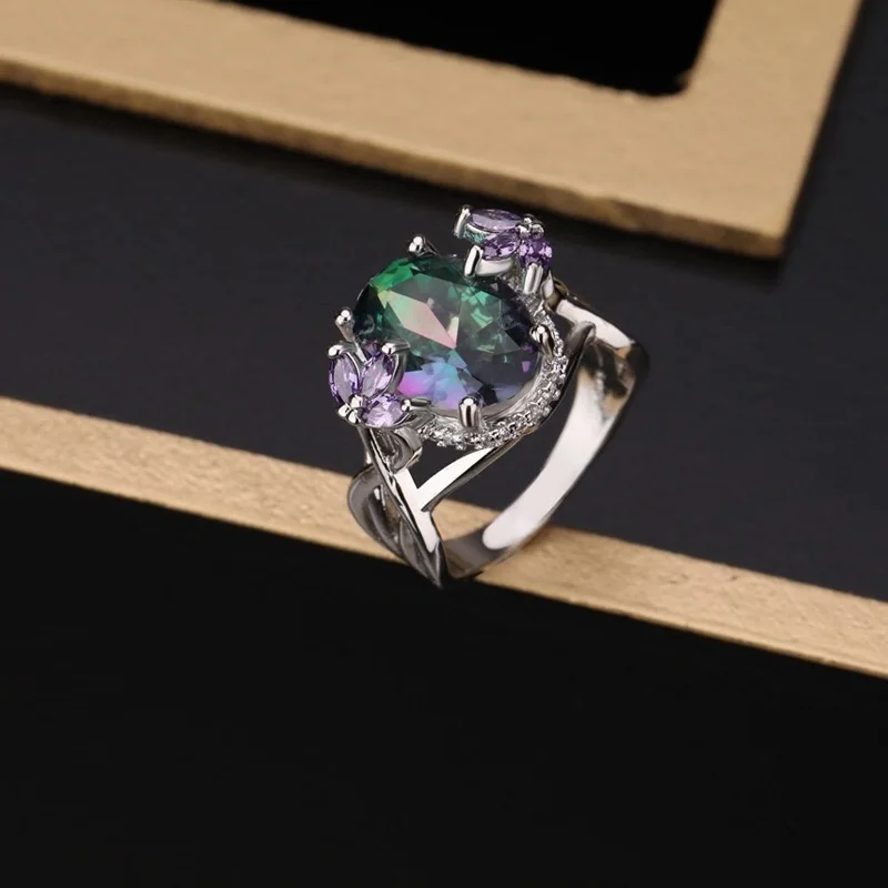Женское кольцо с большим камнем обручальное радужным кристаллом из циркония 5