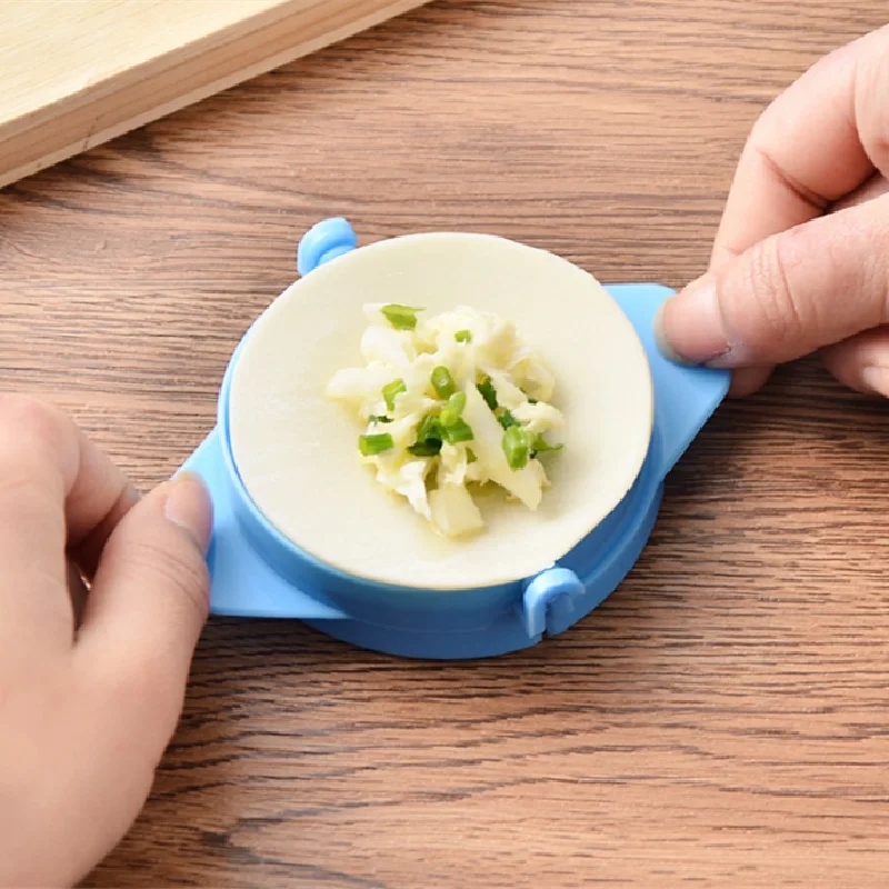 

Home Dumpling Tool Creative Dumpling Mold Crescent Shaped Home Kitchen Kneading Dumpling Mold Making Dumpling Artifact