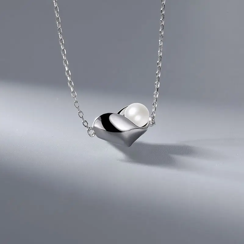 

Pearl Necklace Female S925 Sterling Silver Love Heart Pendant Creative Design Valentine's Day Clavicle Chain Birthday Gift